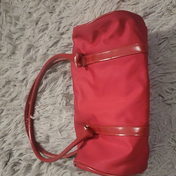 Red Prada purse - Picture 3 of 13